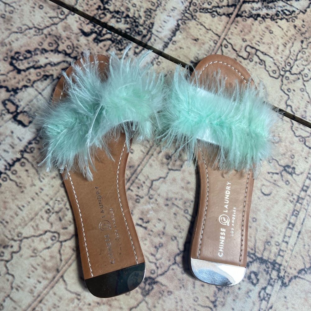 Mint Green Chinese Laundry Feather Slides Sandals Size 8.5